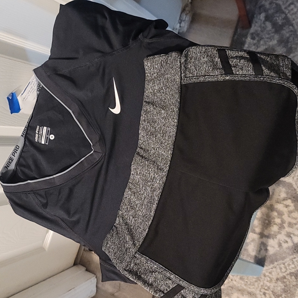 Nike Pro V neck with spandex shorts Sz Small